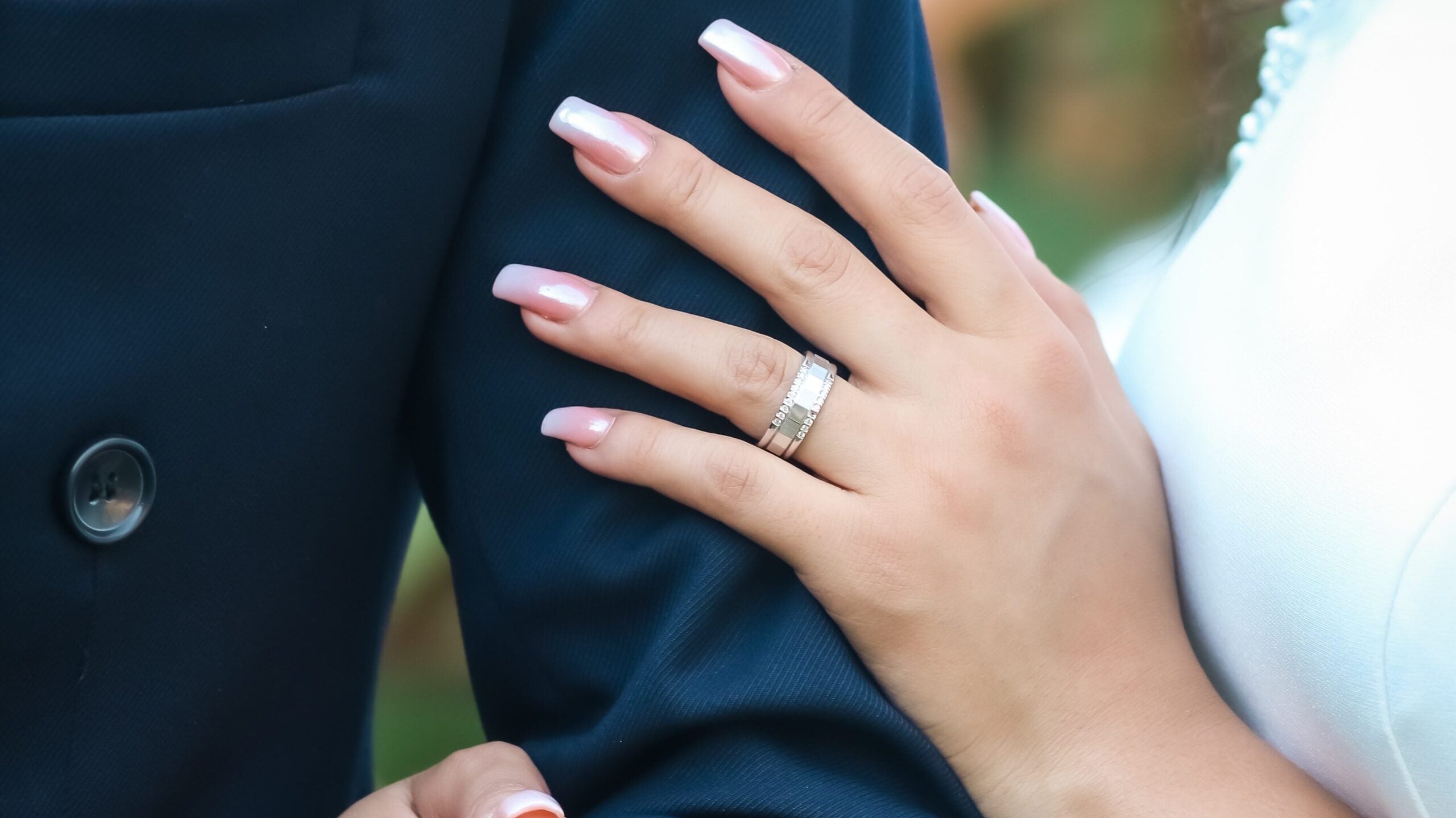 Magic White Chrome Nail Polish for Unique Style Statements BURIBURI STORE